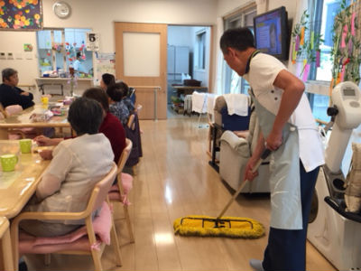 老人介護施設での清掃